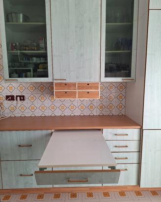 Cucina comp. dispensa e tavolo estraib.  Roma sud