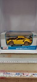 PORSCHE 911 GT2 RS scala 1:24 Maisto 