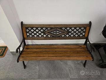 Panchina da giardino in legno e ferro