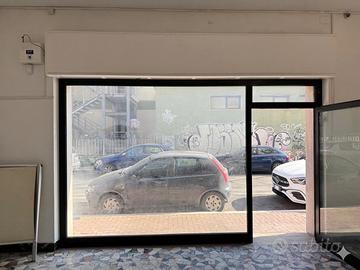 Vetrata con porta anta vetro