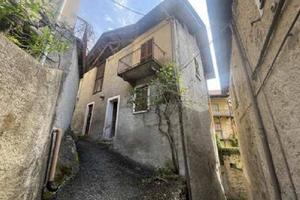 Immobile in asta di 5152 m² con più di 5 locali e 