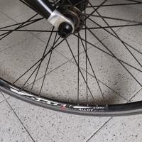 cerchi 28" con pignone 8 velocità 