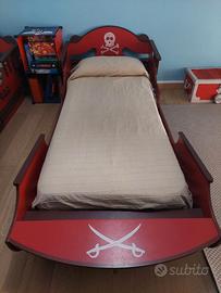 Due letti dei pirati per bambini e ragazzi