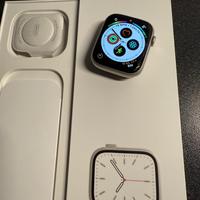 Apple Watch 7 45 mm GPS / Cellular