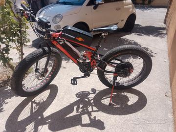 bicicletta elettrica Red bull