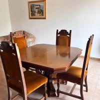 Tavolo in legno massello con 6 sedie vintage