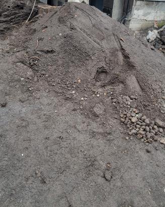Terra per riempimenti, orto e giardini 