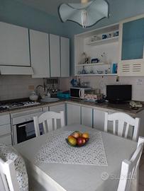 Mobili cucina, sala e camera da letto