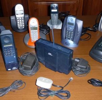N. 12 telefoni cordless alcuni anche vintage