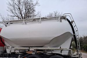 Biga Alkom e cisterna trasporto sfusi mc.20+20