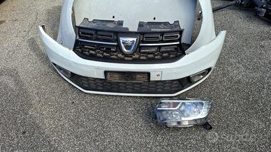 Dacia Sandero 2016 Pezzi Muso