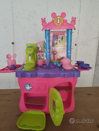 Cucina giocattolo Minnie completa di accessori