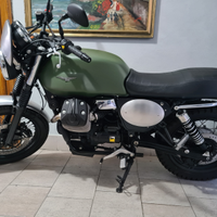 Moto Guzzi v7 scrambler