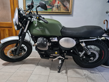 Moto Guzzi v7 scrambler