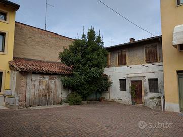 Casa di corte indipendente da ristrutturar