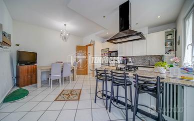 TRILOCALE CON TERRAZZO!!!