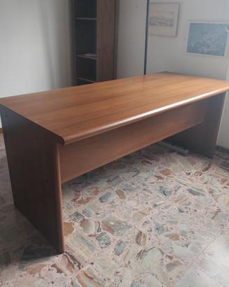 Tavolo / Scrivania in Legno 180×79 cm - 90€