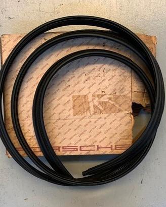 GUARNIZIONE COFANO Posteriore PORSCHE 944 Cabrio /