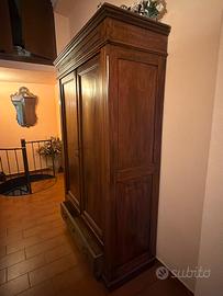 Armadio in legno massello