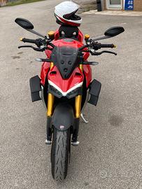 Ducati Streetfighter V4S
