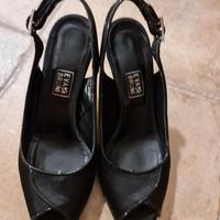 Scarpe in raso e vernice nera