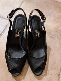 Scarpe in raso e vernice nera