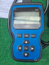 scanner diagnostico OBDII V320 per automobili.