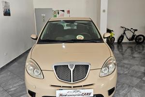 Lancia Ypsilon 1.4 16V Oro Plus