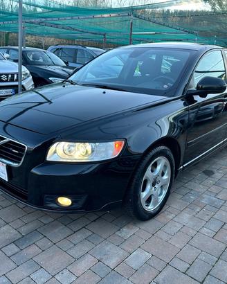 Volvo V50 D3 R-design