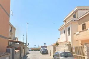 Fiumicino grazioso bilocale in villa