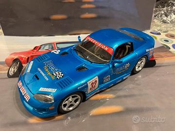 Modellino Dodge viper gts scala 1/18 burago