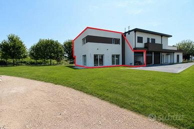 Villetta a schiera di 183 m² con 5 locali e box au