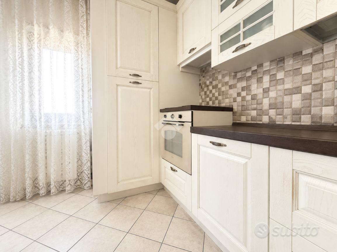 4 LOCALI A MONTALTO UFFUGO - Altro