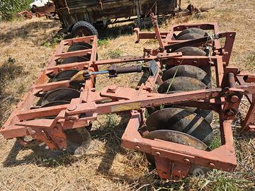 Erpice a dischi idraulico Saponara trainato