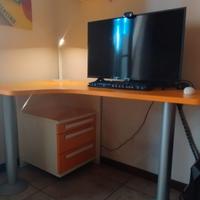 Scrivania con Cassettiera Arancione