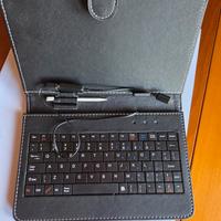 Custodia tablet e tastiera integrata