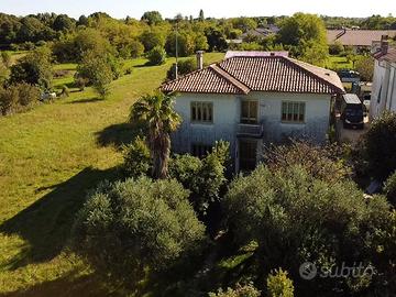 CASA INDIPENDENTE CON 5.000 MQ DI SCOPERTO E GR...