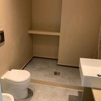 Luminoso stanza di fronte l'università