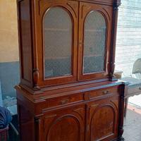 credenza con vetrina