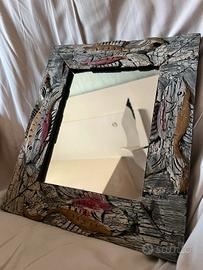 Specchio decorativo con cornice in legno