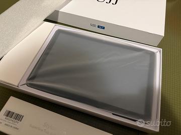 Tablet nuovo con accessori