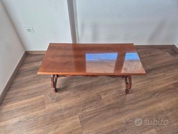 Tavolino da salotto classico in legno