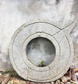 Vera da pozzo/ base torchio in pietra di Luserna