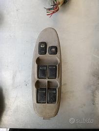 PULSANTIERA ANTERIORE SINISTRA NISSAN Almera 3Â° S