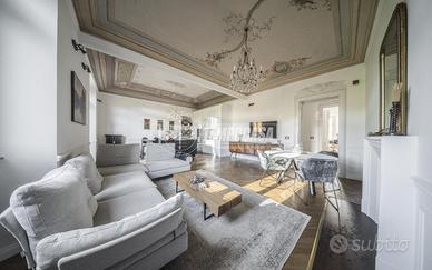 APPARTAMENTO DI 180 MQ CON STUPENDI PARTICOLARI D'