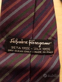 Cravatta in seta vintage Ferragamo