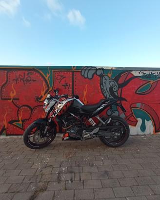 KTM Duke 125