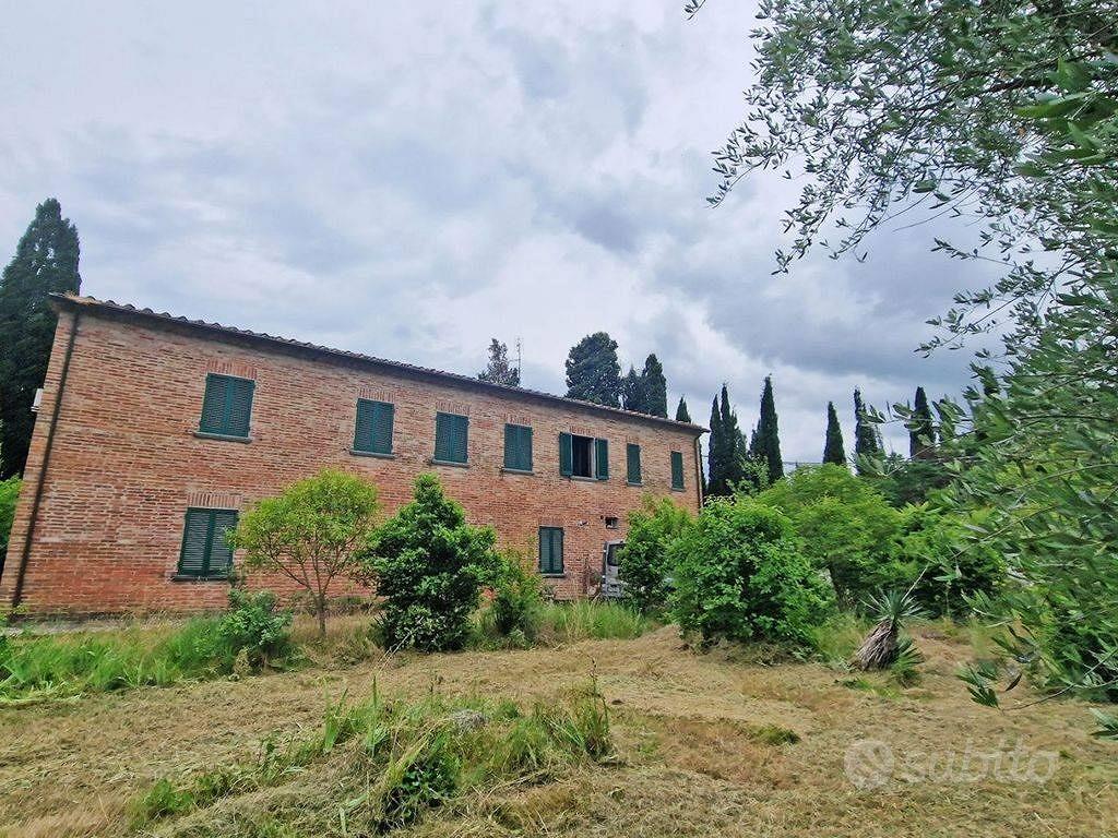 Rustico / Casale di 330 m² con più di 5 locali e b - Vista 4
