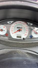 Scooter 200 suzuki