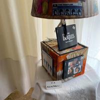 Lampada fatta a mano come arte-ingegno